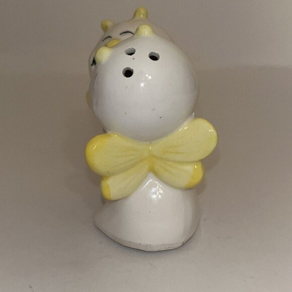 Vintage Happy Hugging Bugs Salt And Pepper Shakers Yellow Wings Imperfections - Picture 2 of 9